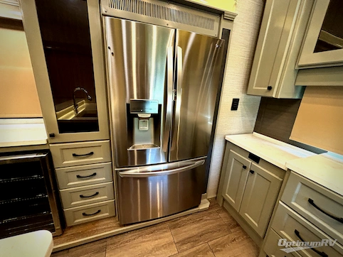 2021 VanLeigh Beacon 41LKB RV Photo 4