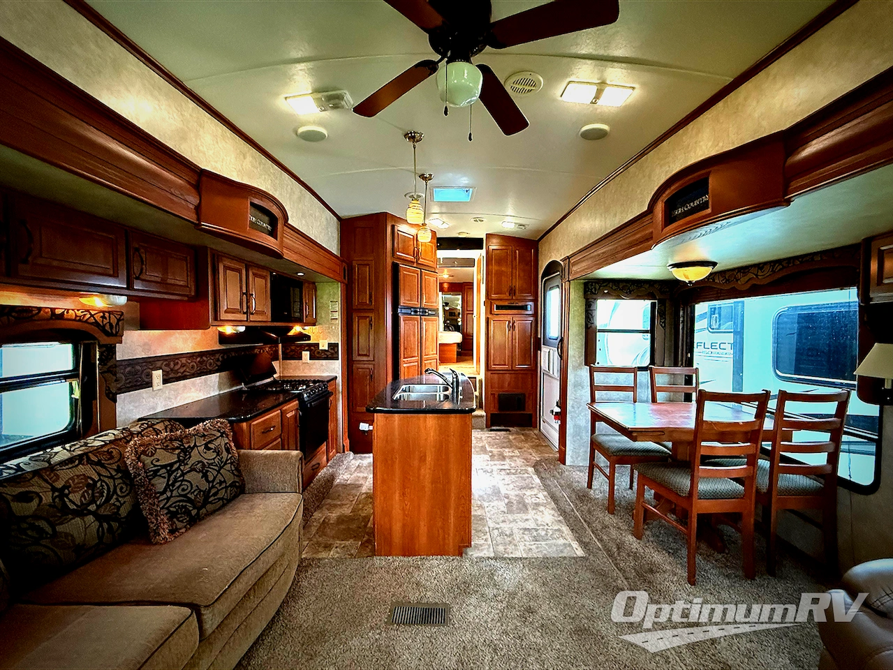 2013 Keystone Montana High Country 318RE Photo 3