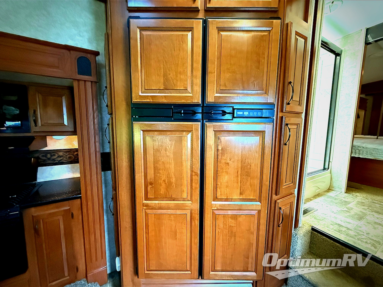 2013 Keystone Montana High Country 318RE Photo 10