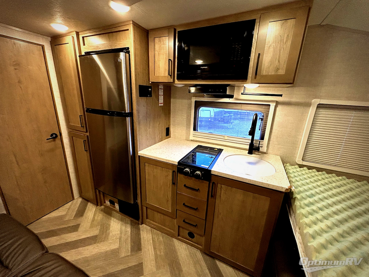 2022 Ember Overland Series 170MRB Photo 9