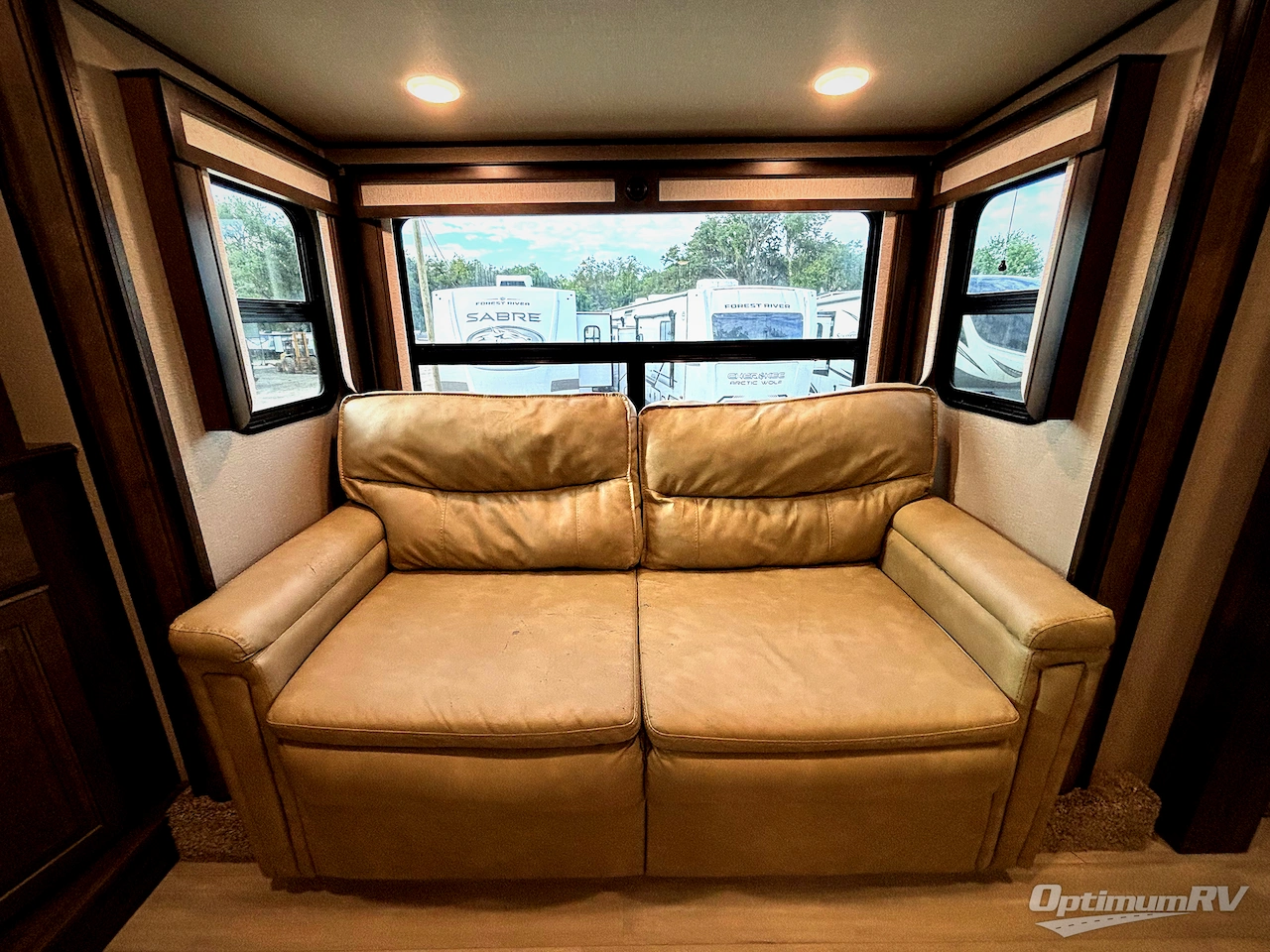 2021 Grand Design Solitude 380FL Photo 6
