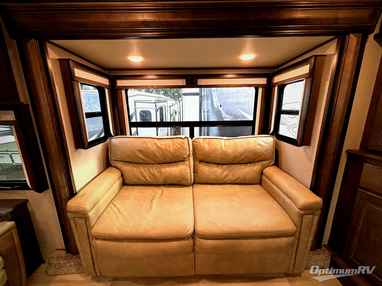 2021 Grand Design Solitude 380FL Photo 8