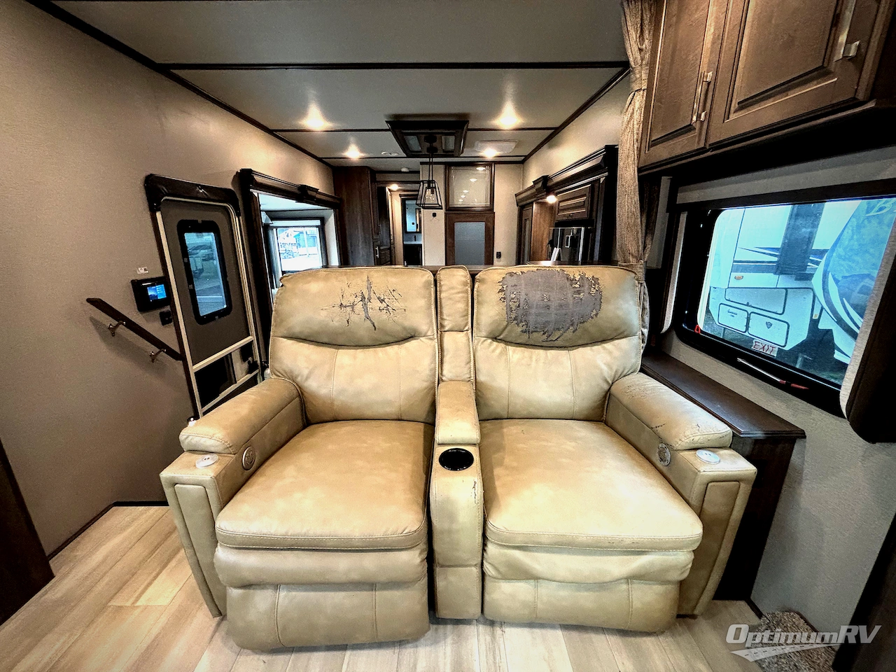 2021 Grand Design Solitude 380FL Photo 9