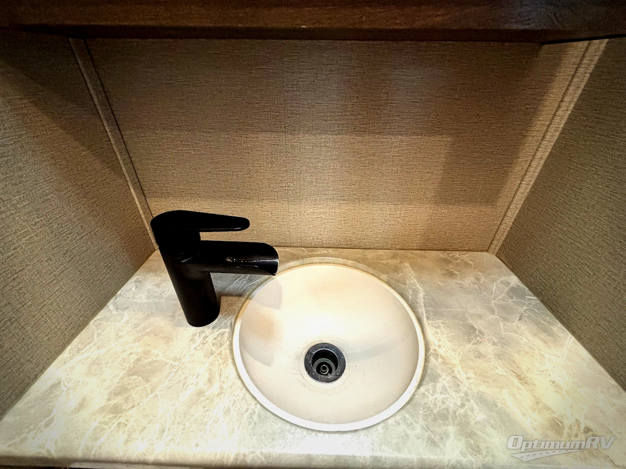 2021 Grand Design Solitude 380FL Photo 12