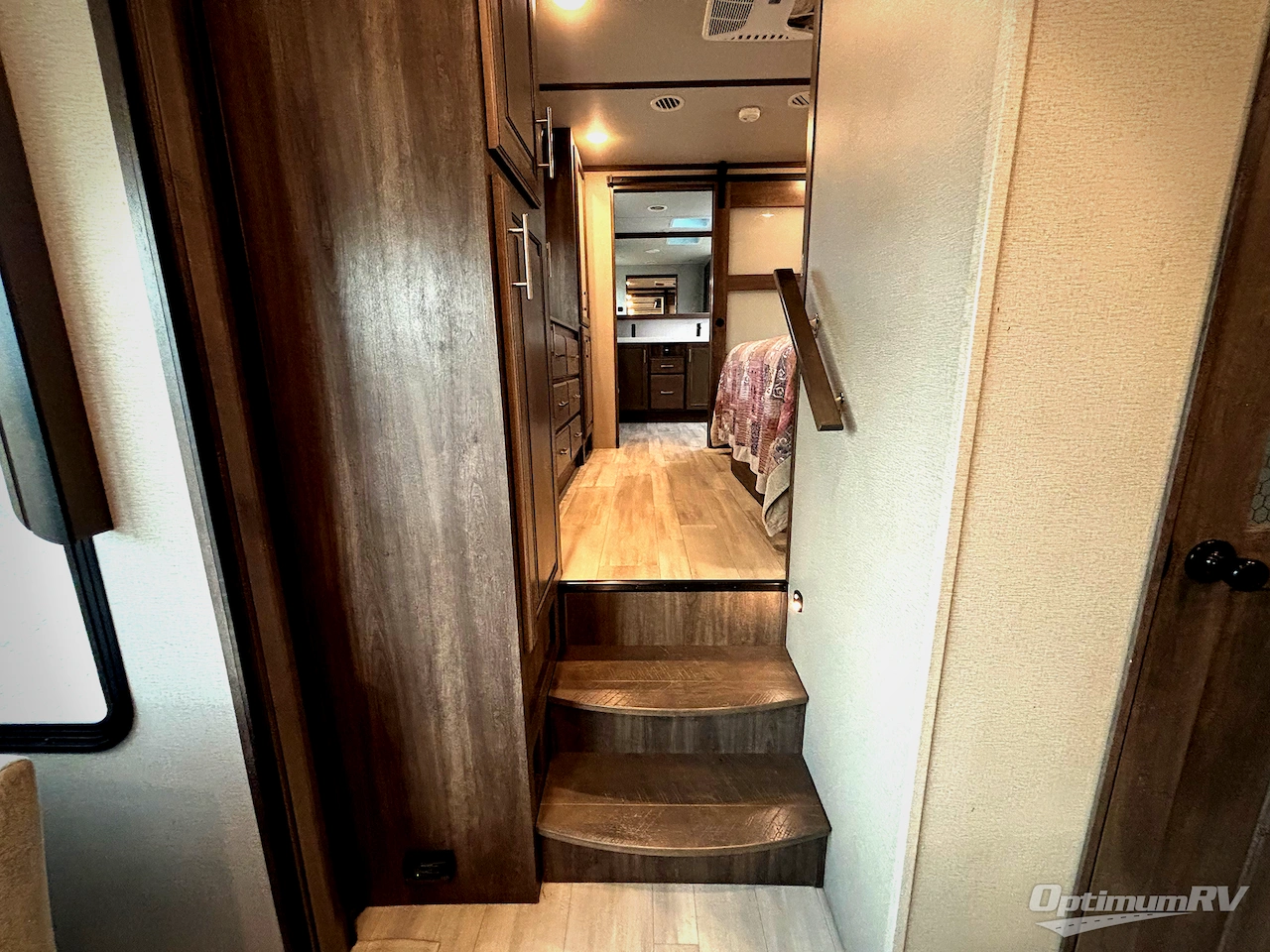 2021 Grand Design Solitude 380FL Photo 13