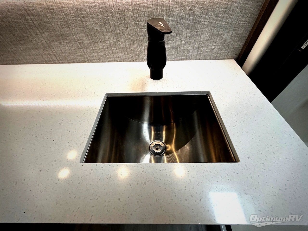 2021 Grand Design Solitude 380FL Photo 17