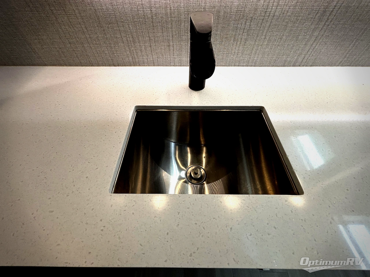2021 Grand Design Solitude 380FL Photo 18