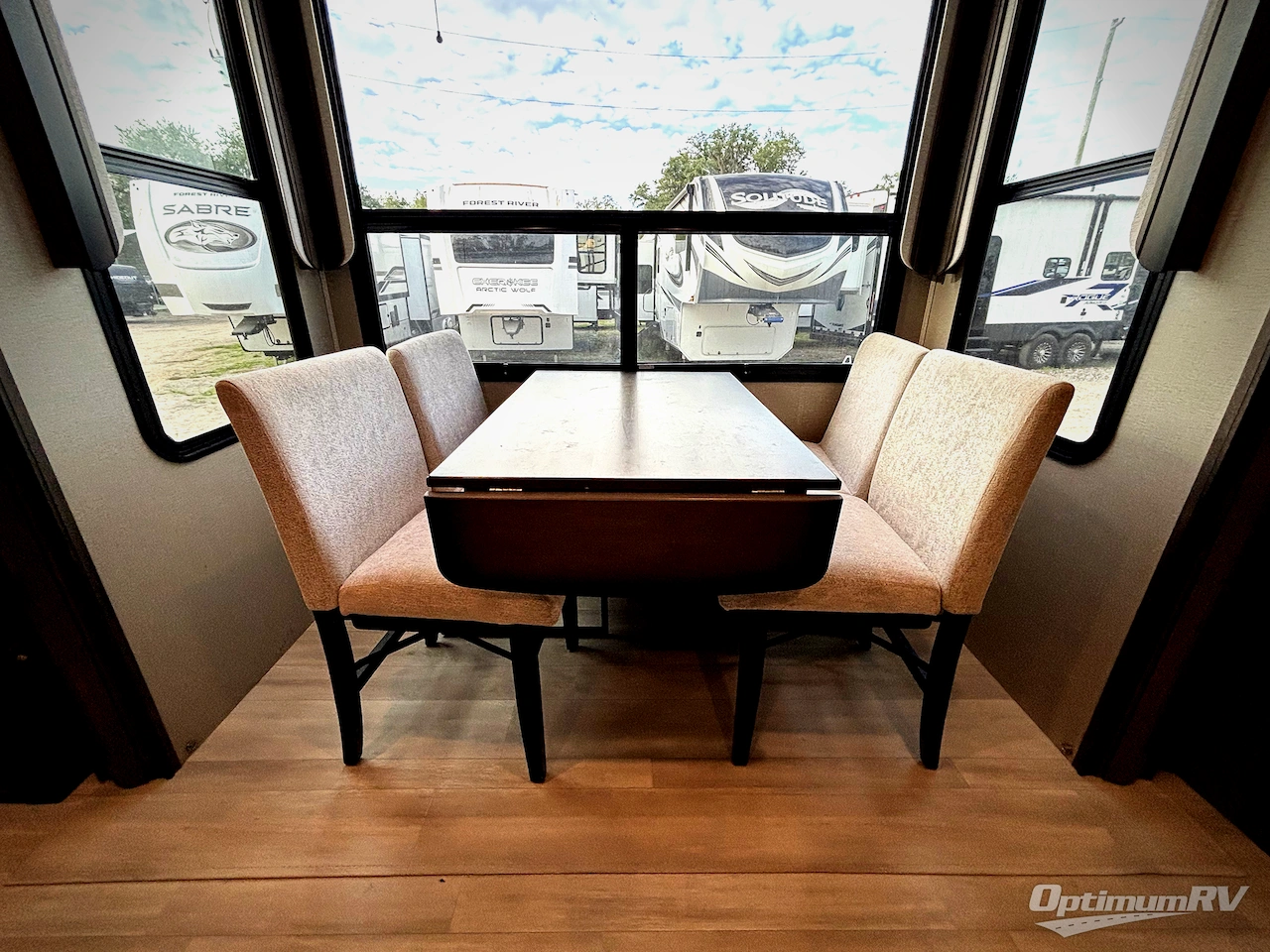 2021 Grand Design Solitude 380FL Photo 20