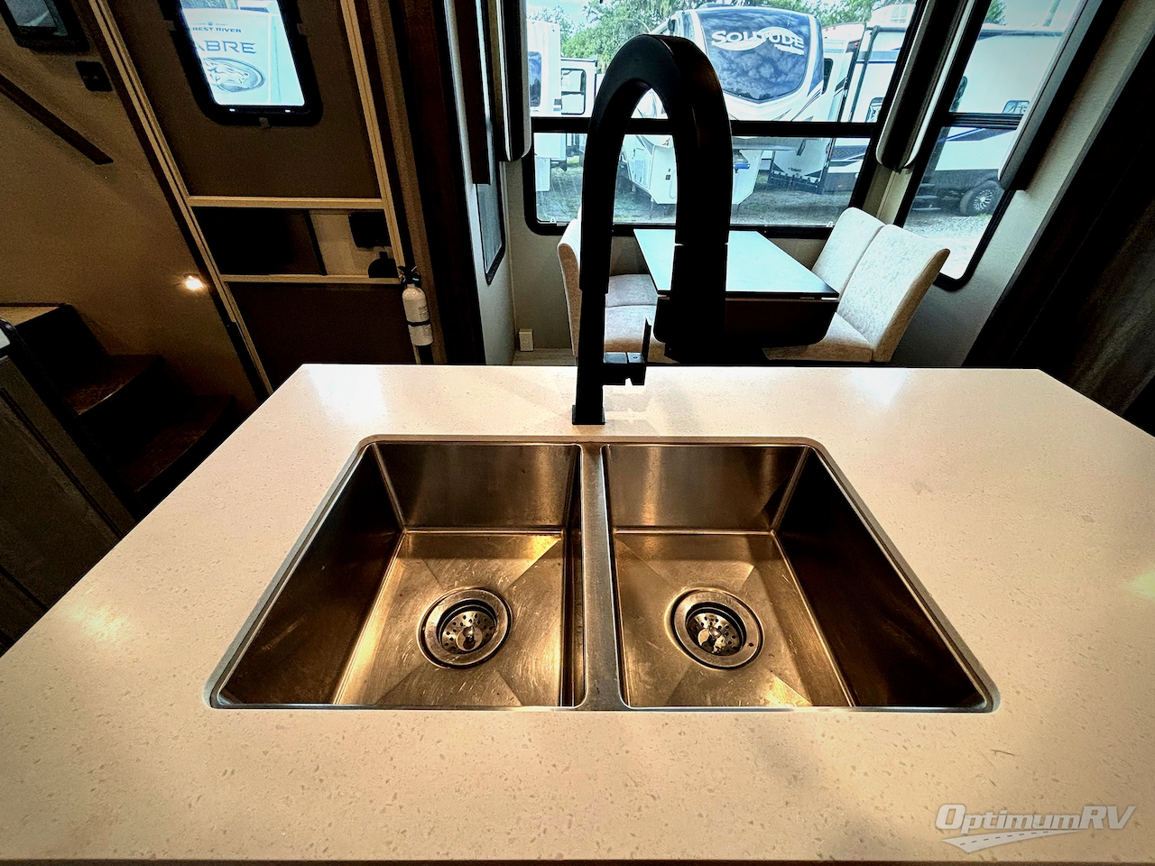 2021 Grand Design Solitude 380FL Photo 21