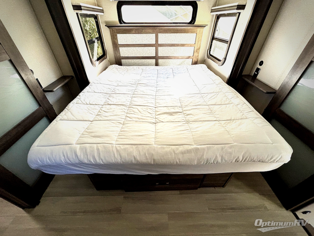 2021 Grand Design Solitude 380FL Photo 21