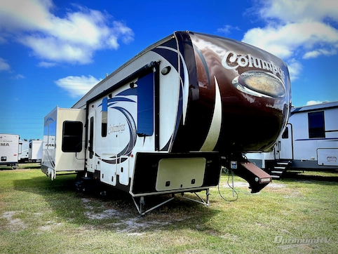 Used 2015 Palomino Columbus F340RK Featured Photo