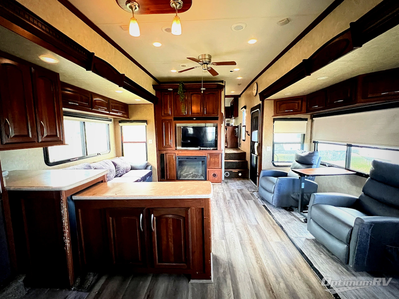 2015 Palomino Columbus F340RK Photo 5