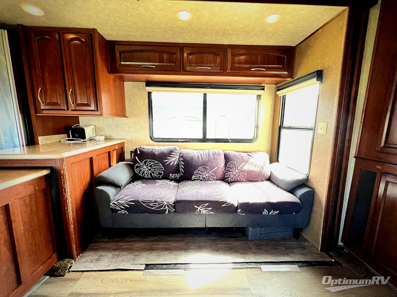 2015 Palomino Columbus F340RK Photo 6
