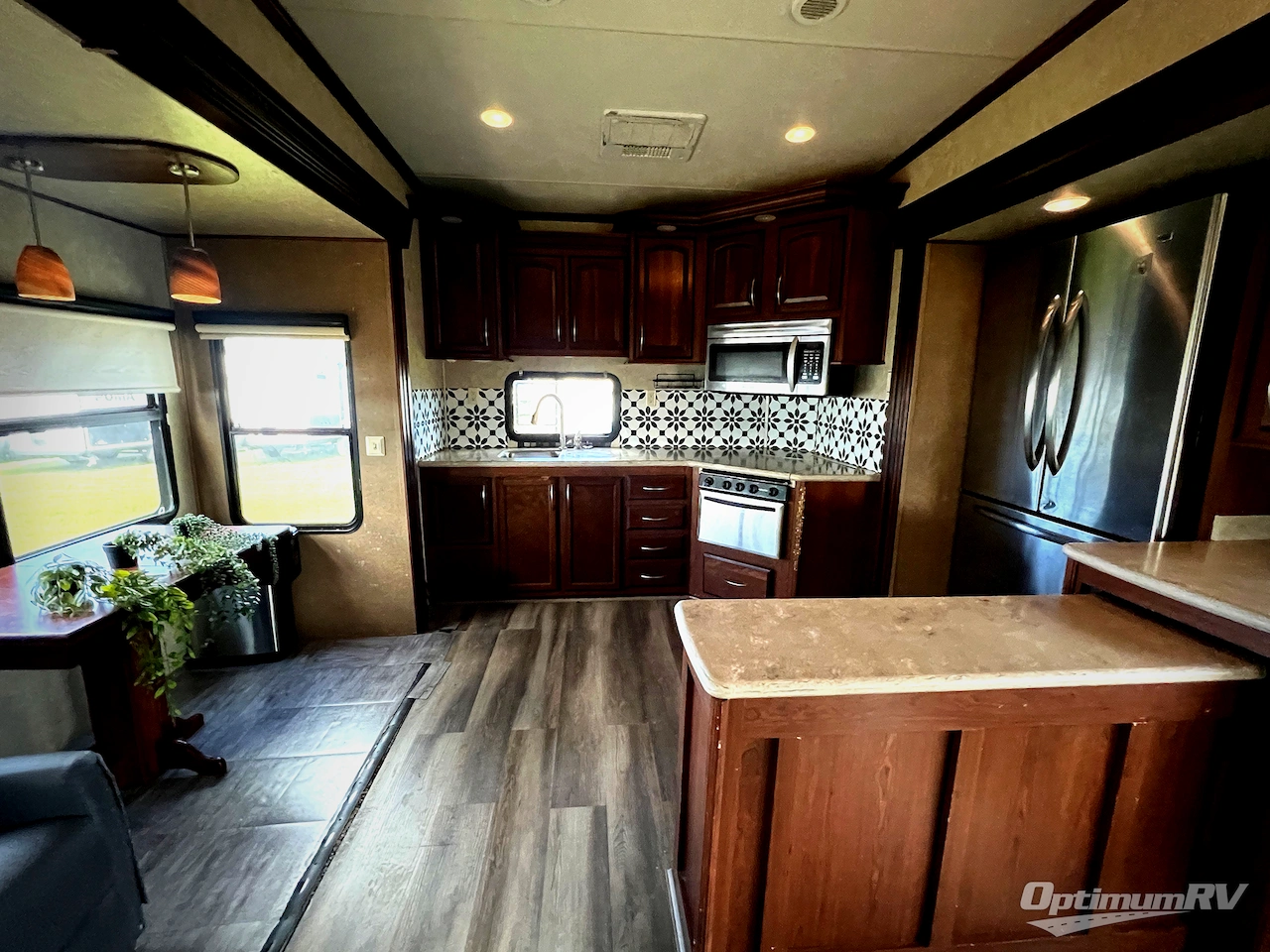 2015 Palomino Columbus F340RK Photo 9