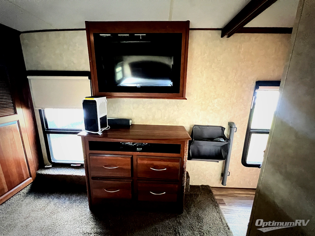 2015 Palomino Columbus F340RK Photo 17