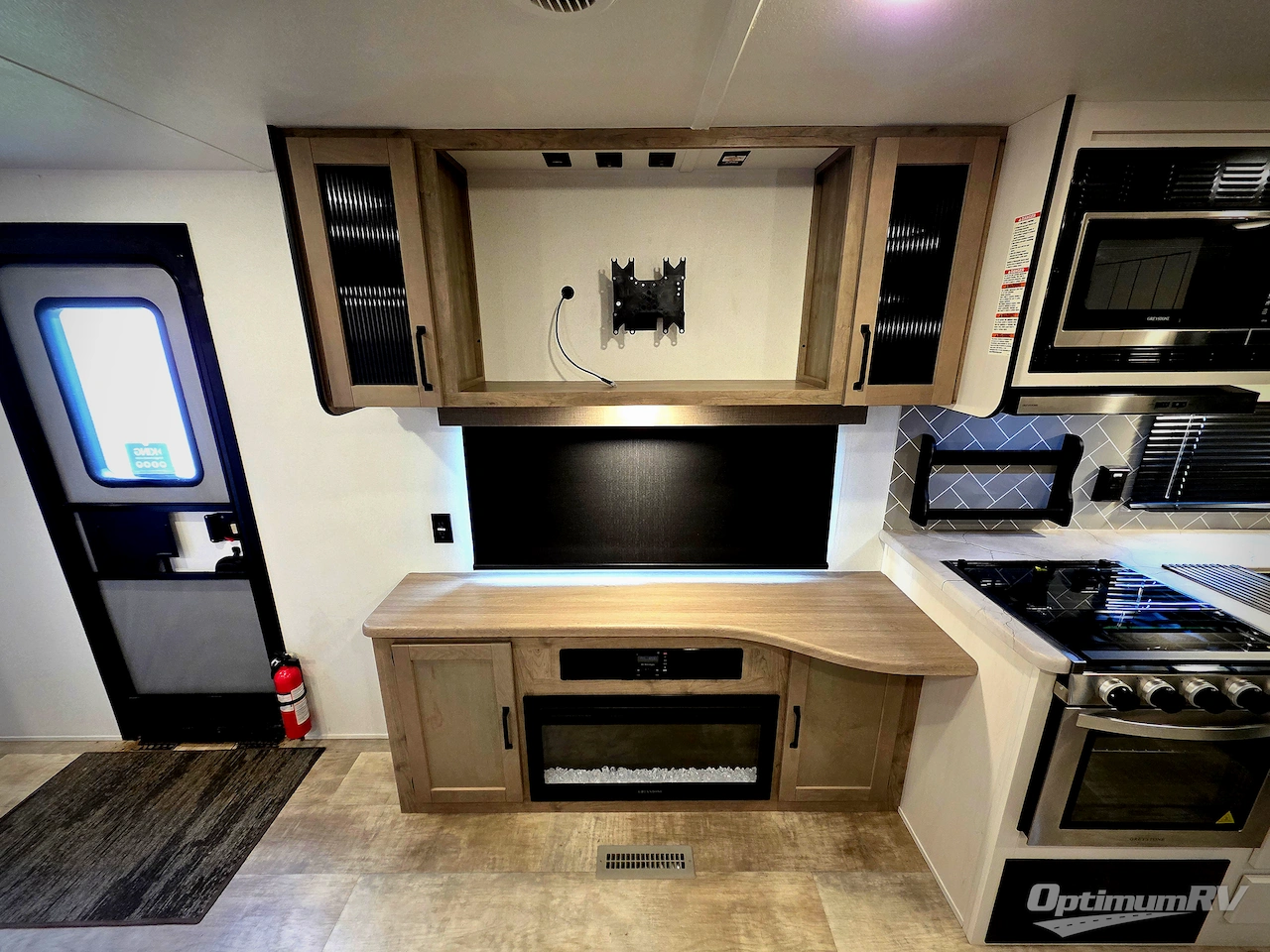 2025 Palomino Puma 30RKQS Photo 9