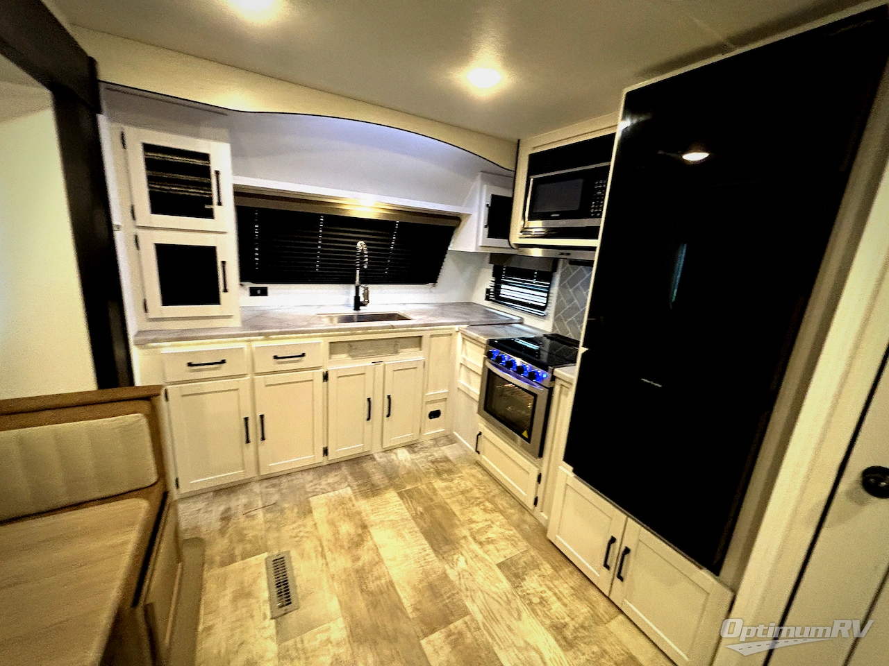 2025 Palomino Puma 31FKRK Photo 6
