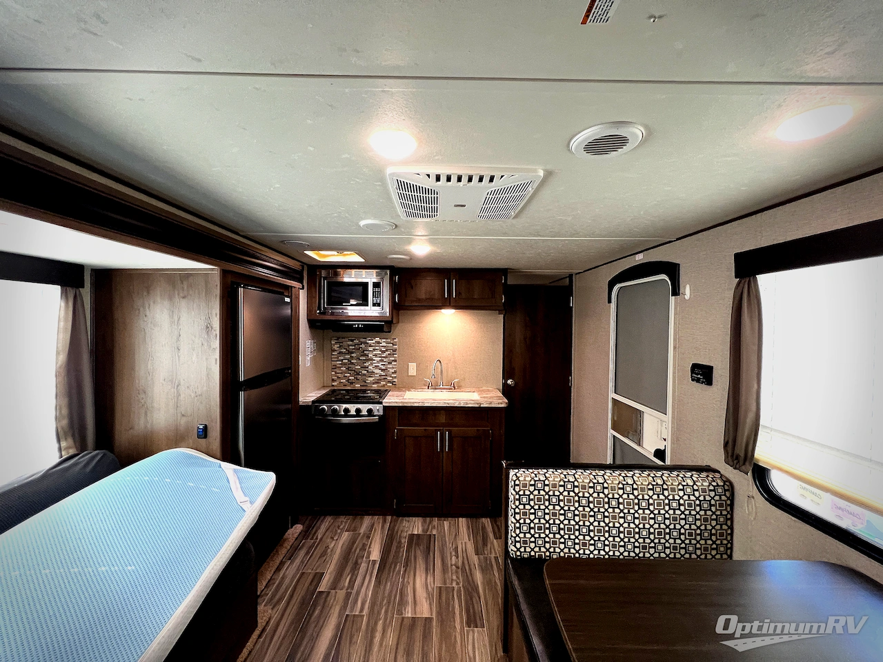 2019 Shasta Shasta 25RS Photo 4