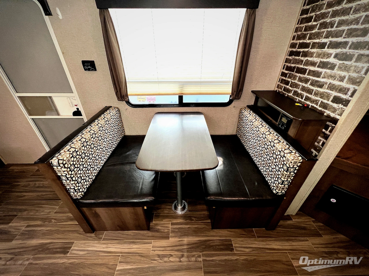 2019 Shasta Shasta 25RS Photo 5