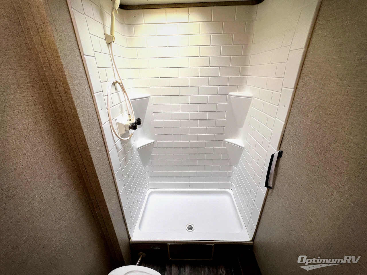 2019 Shasta Shasta 25RS Photo 18