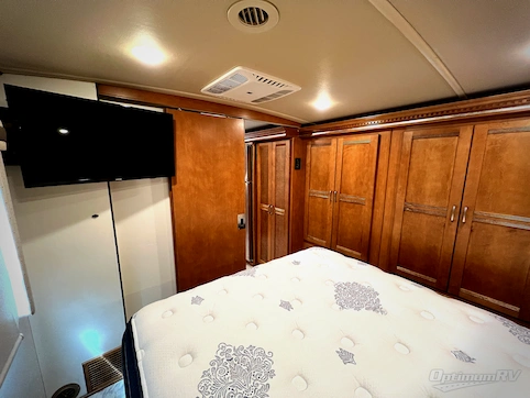 2017 Winnebago Forza 34T RV Photo 4