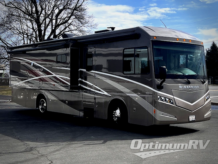 2017 Winnebago Forza 34T RV Photo 1