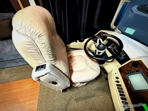 2007 Newmar Kountry Star KSCA 3762 RV Photo 2