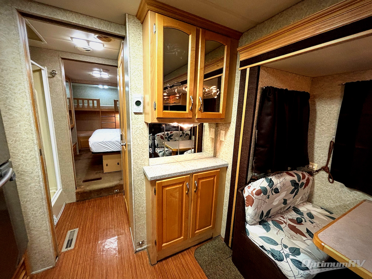 2007 Newmar Kountry Star KSCA 3762 Photo 15