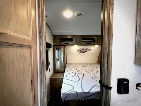 2022 Forest River Cherokee Alpha Wolf 26RL-L RV Photo 4