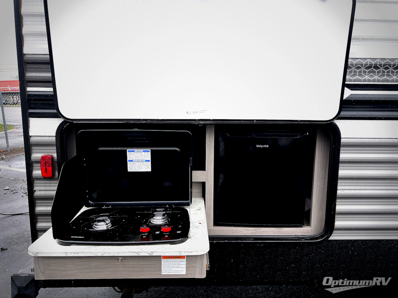 2022 Dutchmen Coleman Lantern Series 242BH Photo 3