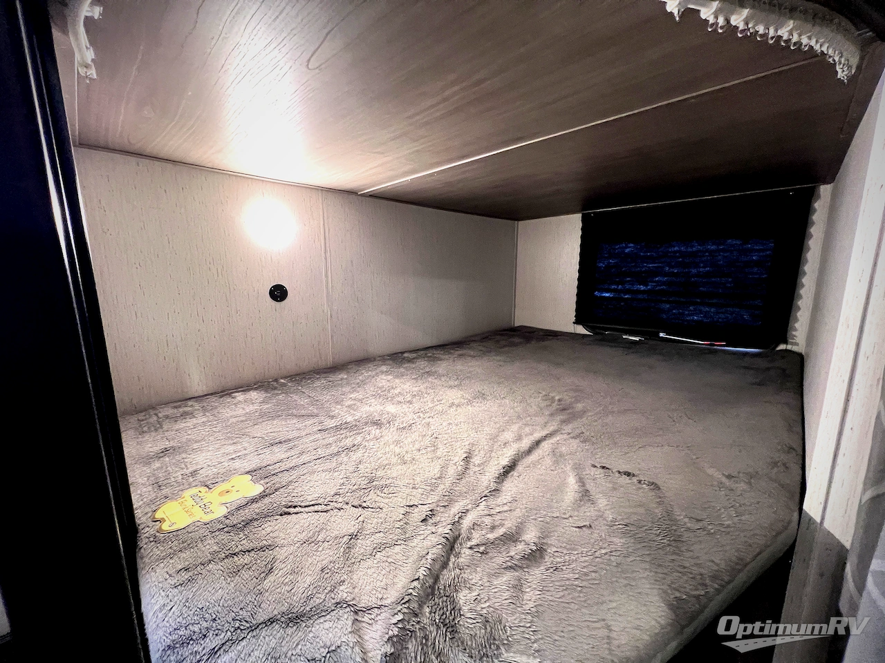 2022 Dutchmen Coleman Lantern Series 242BH Photo 10