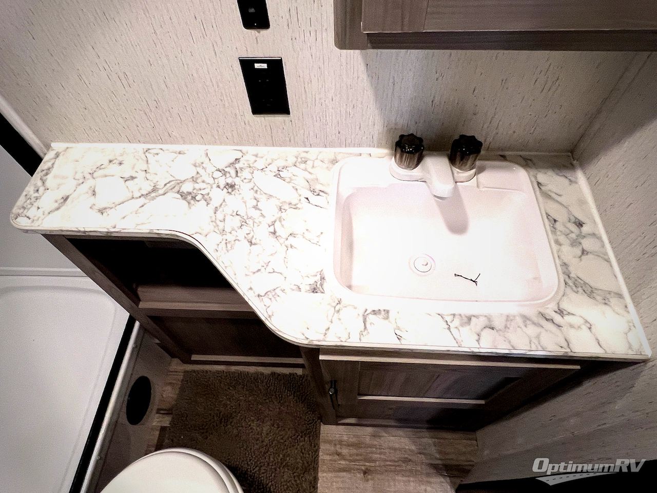 2022 Dutchmen Coleman Lantern Series 242BH Photo 14