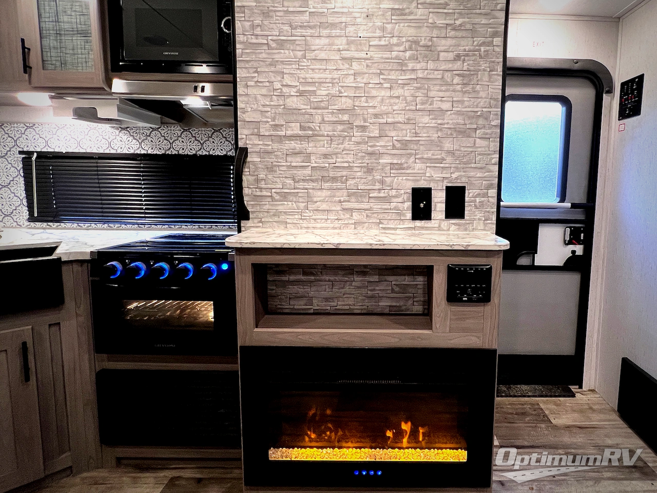 2022 Dutchmen Coleman Lantern Series 242BH Photo 40