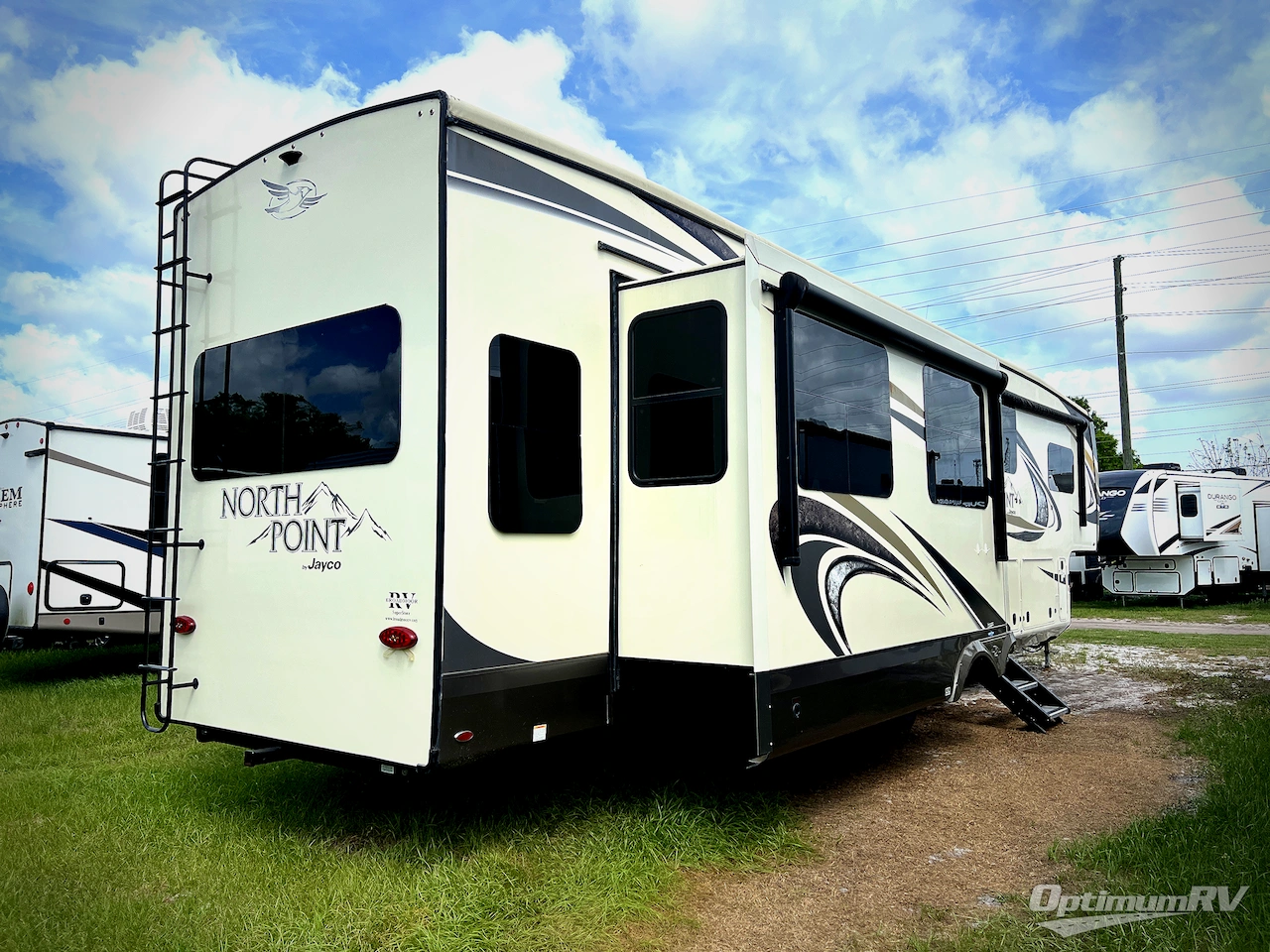 2019 Jayco North Point 377RLBH Photo 3