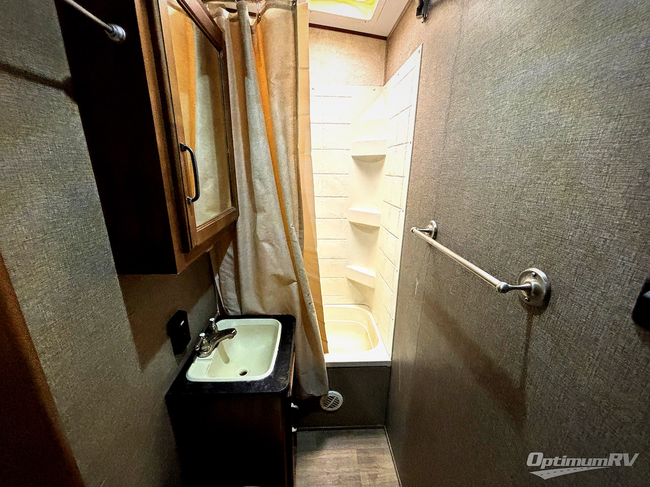 2016 Keystone Carbon 31 Photo 10