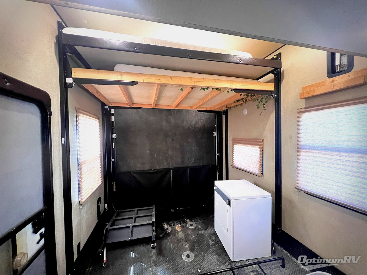 2018 Grand Design Momentum M-Class 350M Photo 12