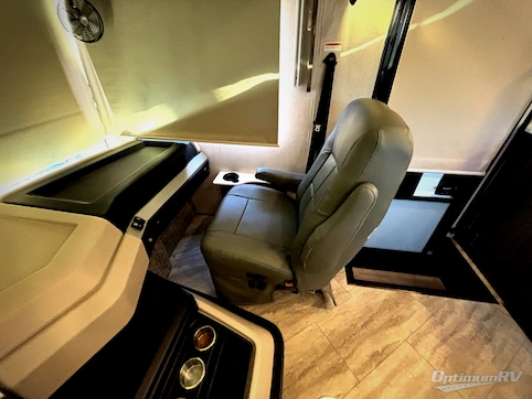 2021 Fleetwood Southwind 37F RV Photo 2