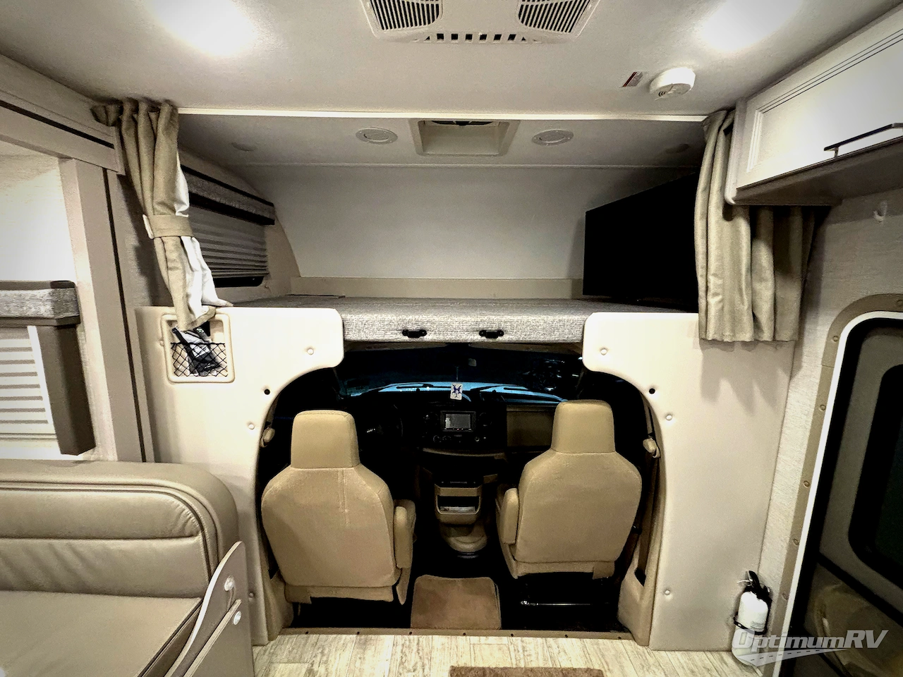 2024 Thor Chateau 25M Photo 10