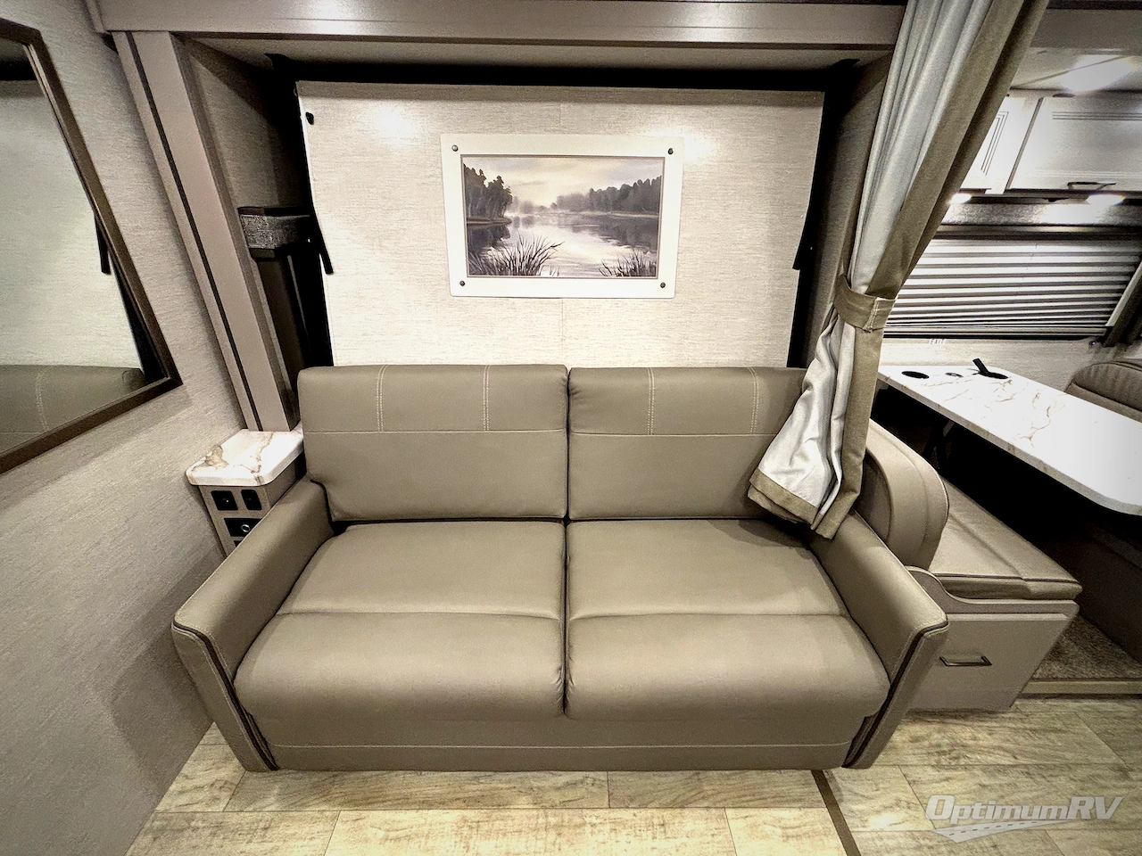 2024 Thor Chateau 25M Photo 15