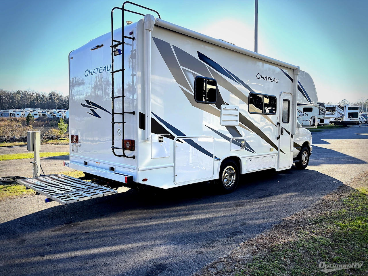 2024 Thor Chateau 25M Photo 2