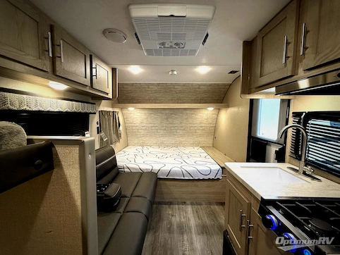 2023 Coachmen Catalina Summit Series 7 164BH RV Photo 2