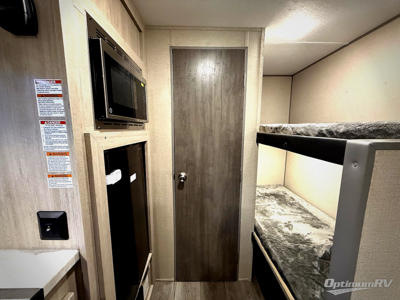 2023 Coachmen Catalina Summit Series 7 164BH Photo 17