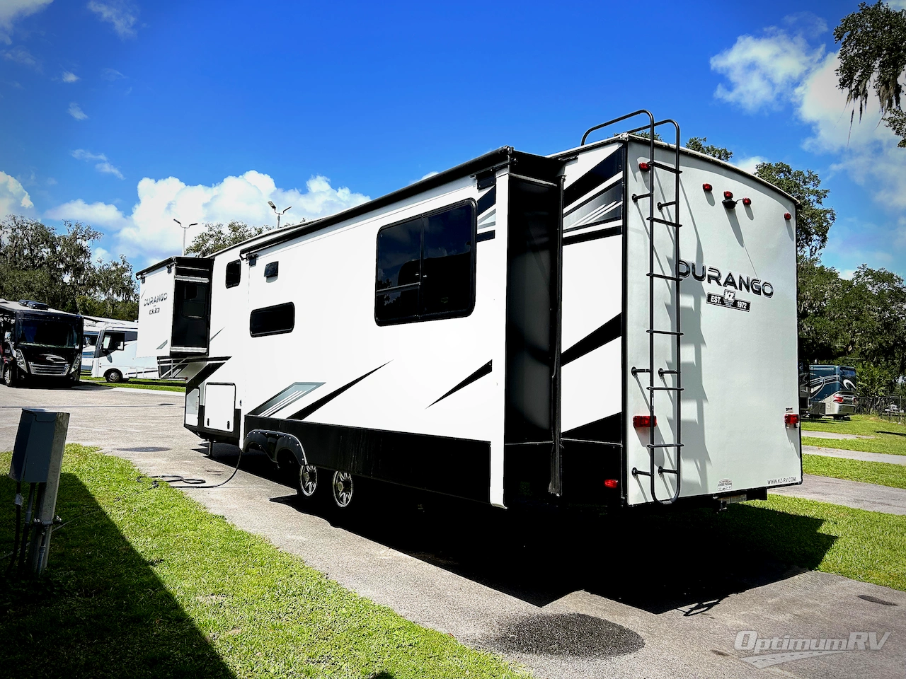 2021 KZ Durango D326RLT Photo 3