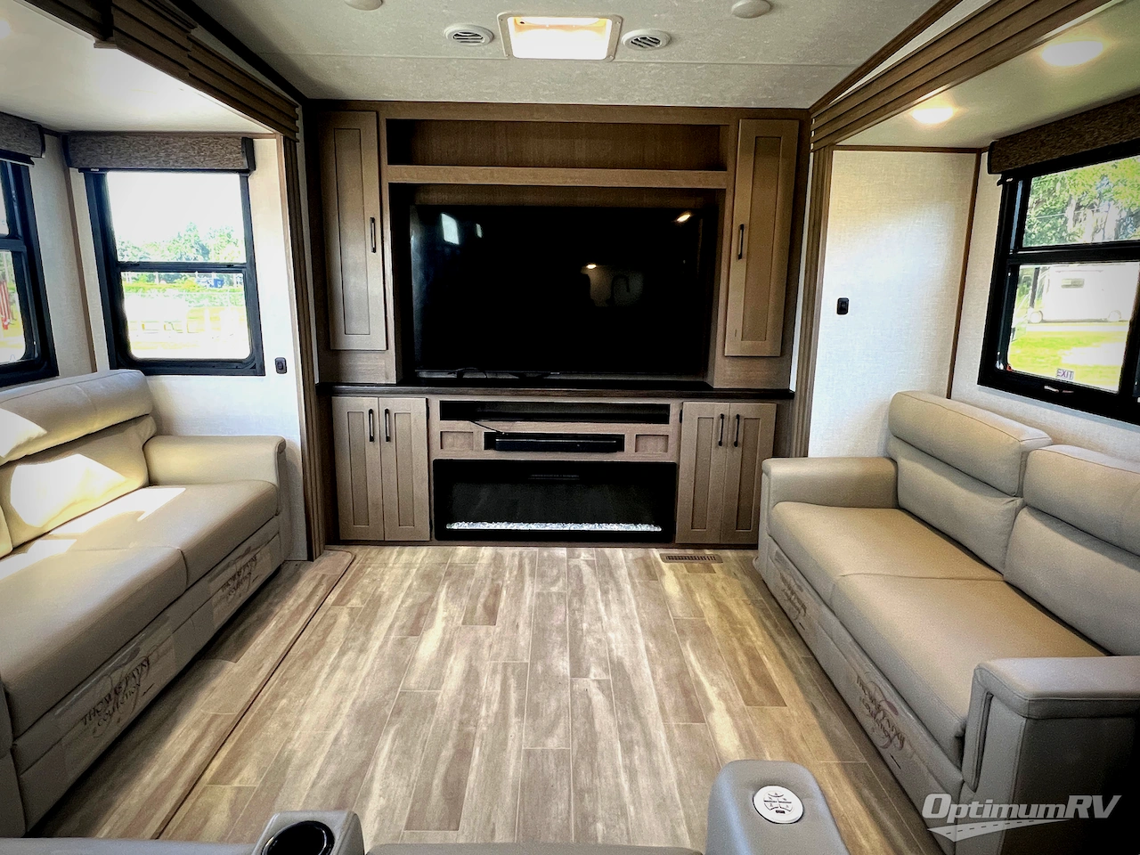 2024 KZ Durango Half-Ton D290RLT Photo 6