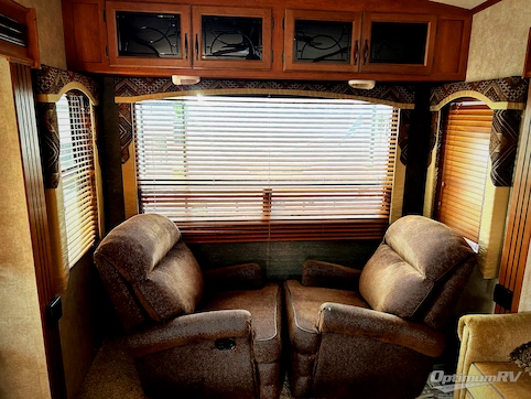 2013 Keystone Montana High Country 325RL RV Photo 2