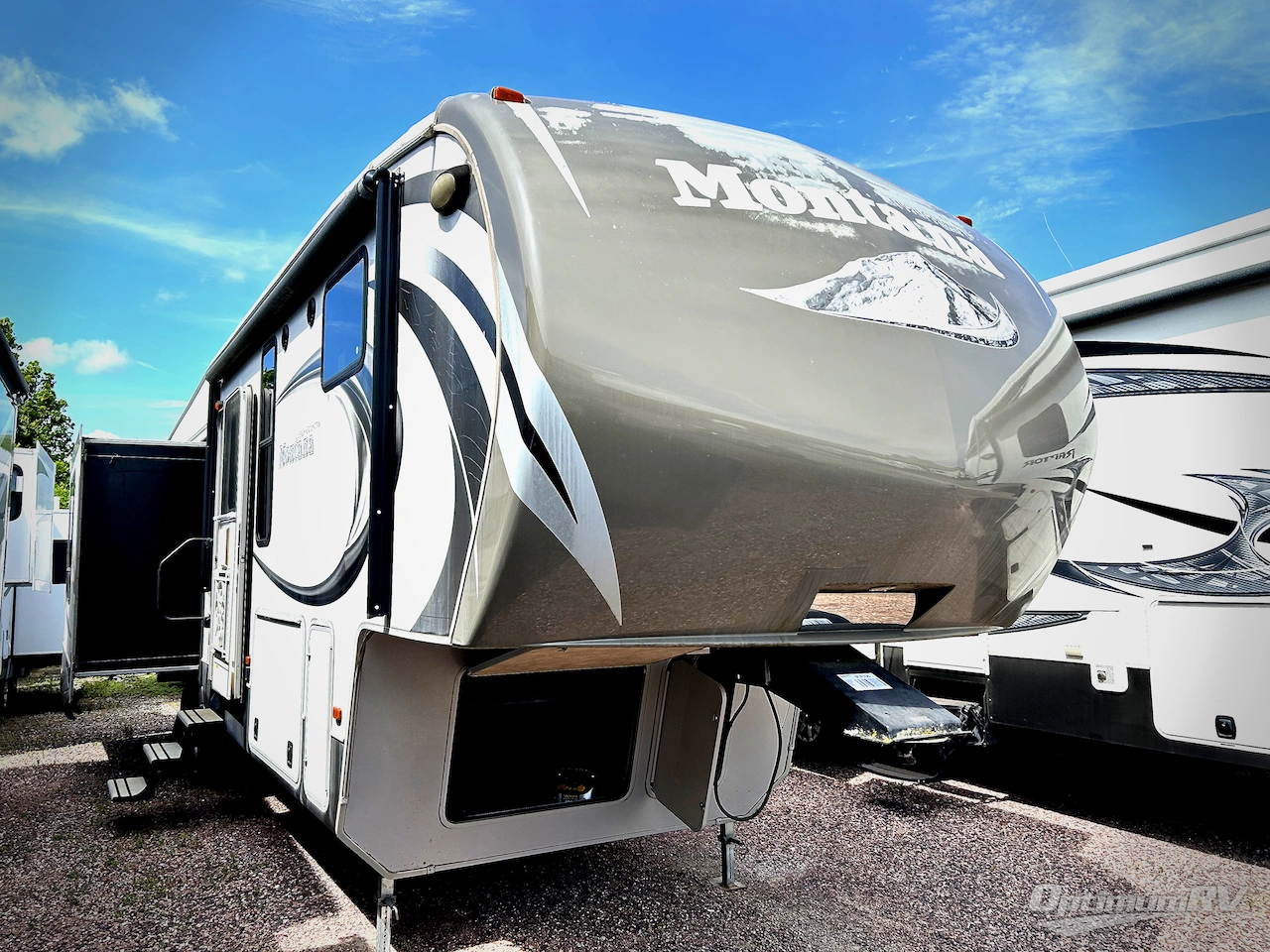 2013 Keystone Montana High Country 325RL Photo 1