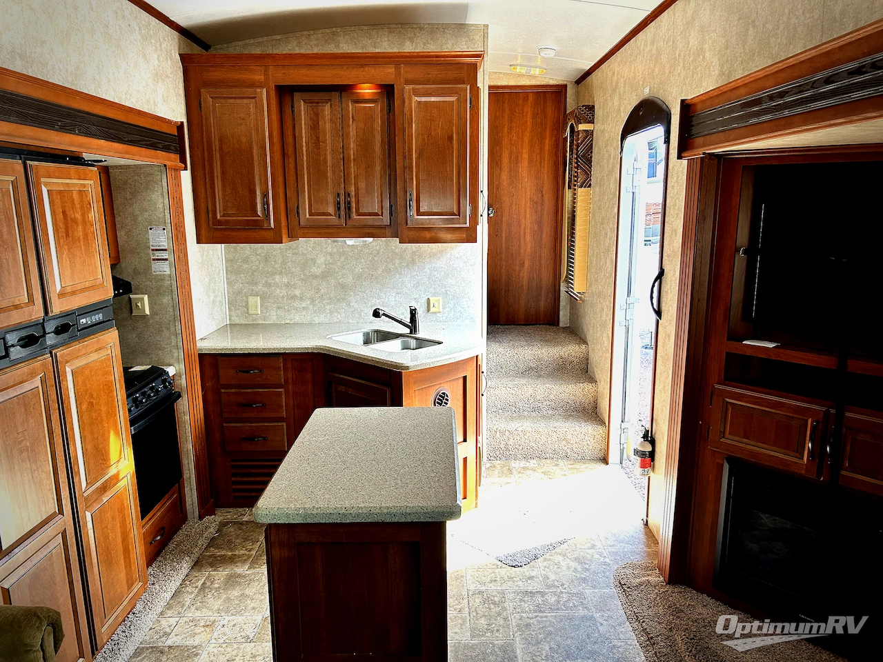 2013 Keystone Montana High Country 325RL Photo 4