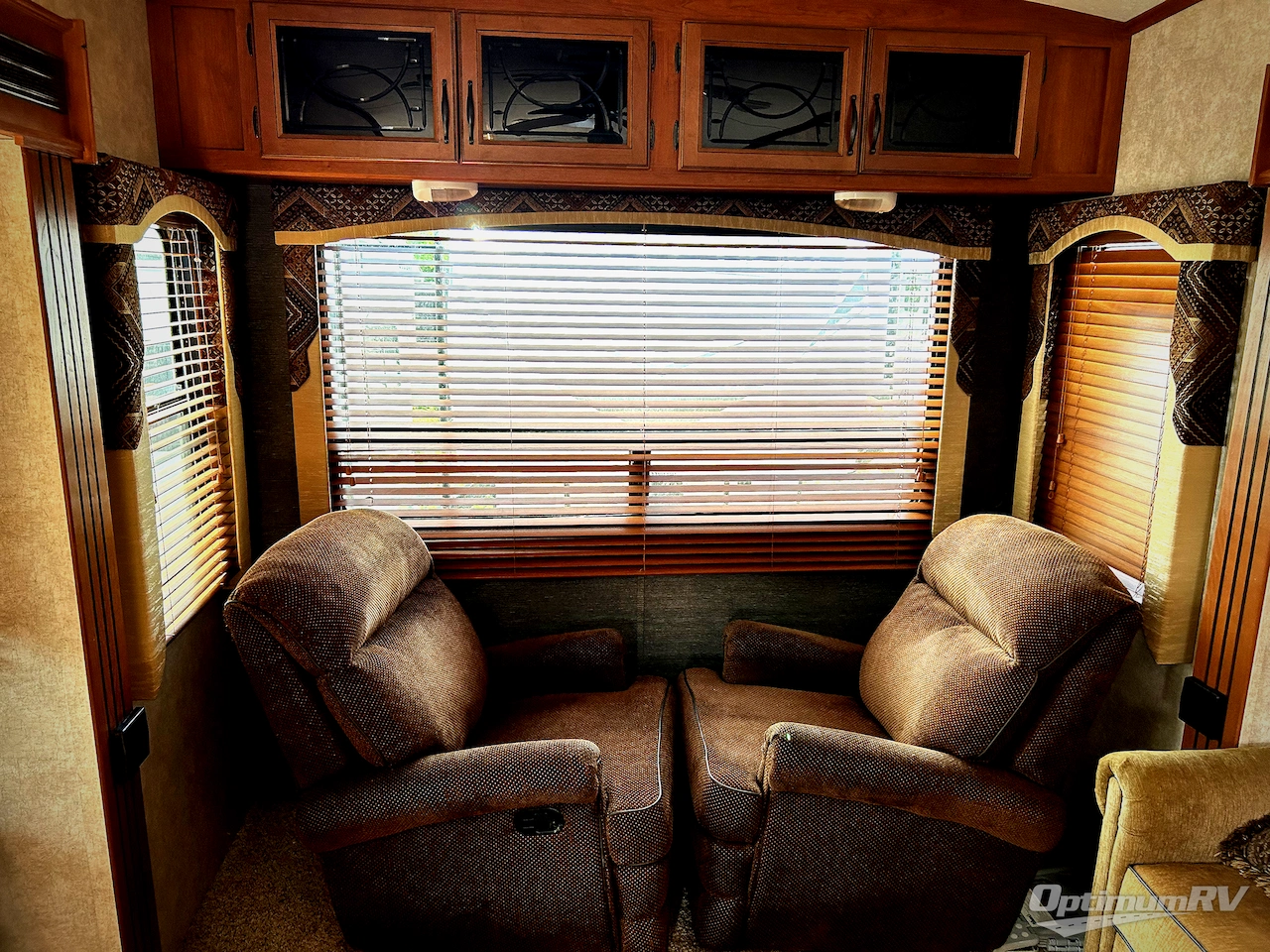 2013 Keystone Montana High Country 325RL Photo 6
