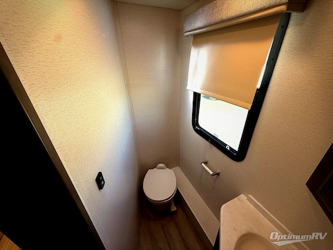 2023 Entegra ACCOLADE XL 37K RV Photo 3