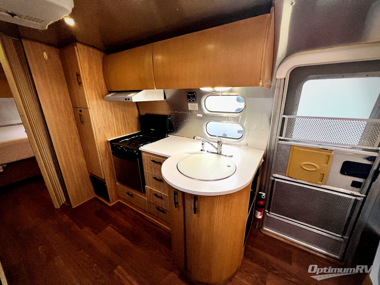2007 Airstream Safari Special Edition 27 FB Photo 8